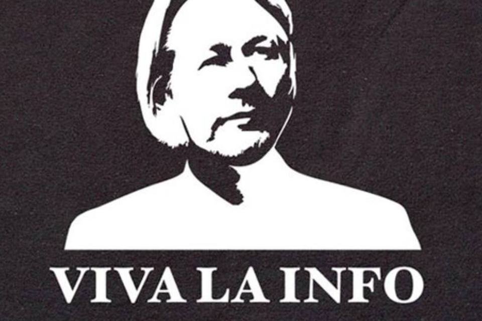 Empresa vende camisetas de Assange vestido de Che