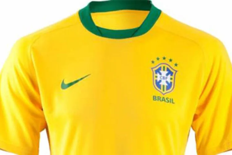 Nova camisa da Seleção Brasileira para a Copa do Mundo 2010 (.)