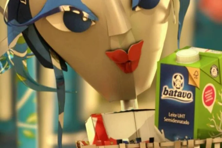 Artista plástica Nani Brisque coordenou 106 artistas durante 13 dias para criar maquete de 45m² feita com 20 mil embalagens de leite Batavo (Divulgação)