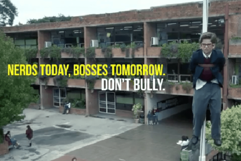 Nerd de hoje é chefe de amanhã, diz campanha contra bullying