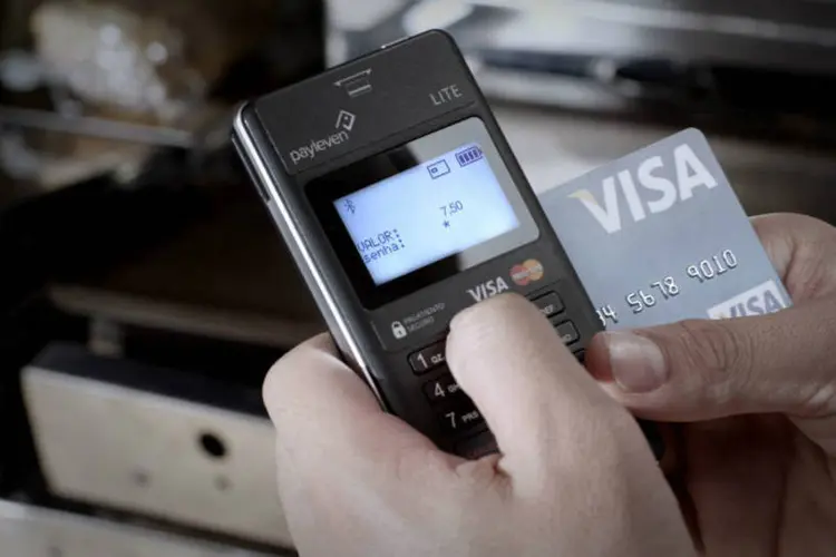 Payleven: comercial mostra empreendedores aceitando cartões de crédito e débito via leitor da payleven (Divulgação)