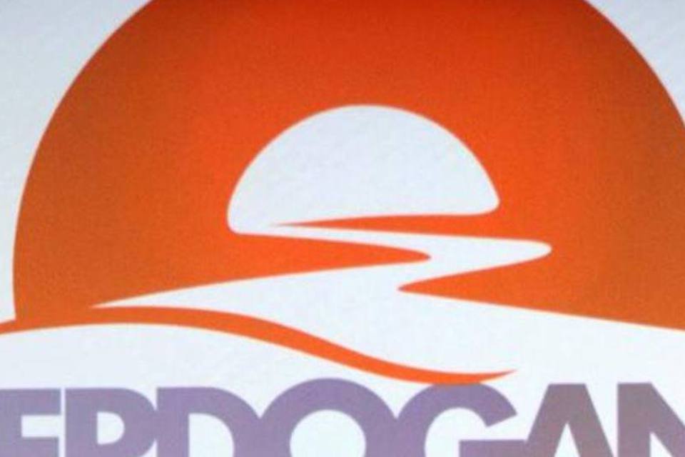 Logotipo da campanha de Erdogan causa polêmica na Turquia