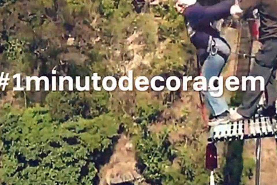 Senhora de 67 anos pula de bungee jump em ação da Nextel