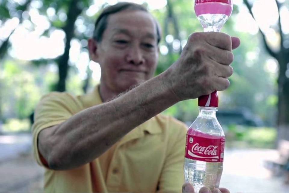 O que a Coca-Cola quer fazer com as garrafas vazias na Ásia
