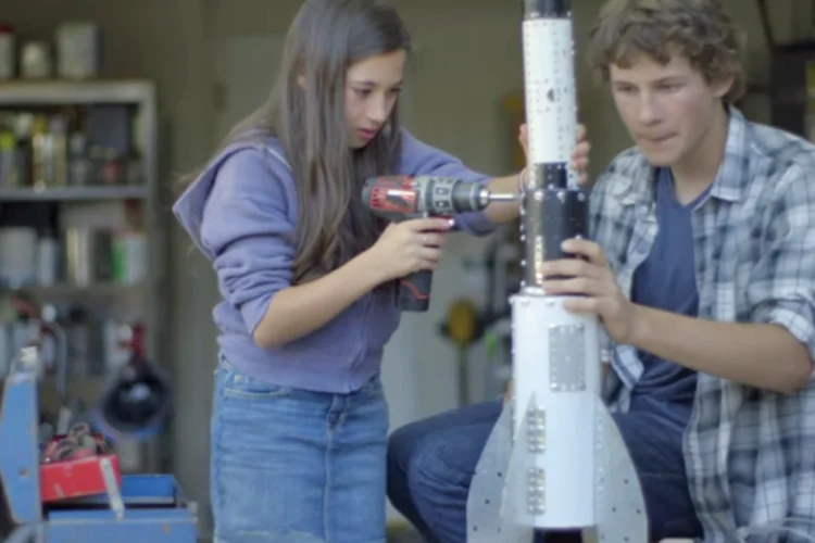 Campanha da Verizon incentiva pais a inspirar filhas (Reprodução/Youtube/Verizon)