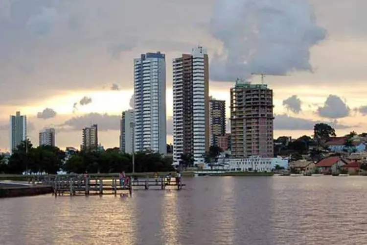 
	Campo Grande: ladr&atilde;o, segundo a Pol&iacute;cia Civil, teria sido amarrado a um poste, dentro da casa que tentou roubar e desamarrado assim que a Pol&iacute;cia Militar chegou
 (Wikimedia Commons)