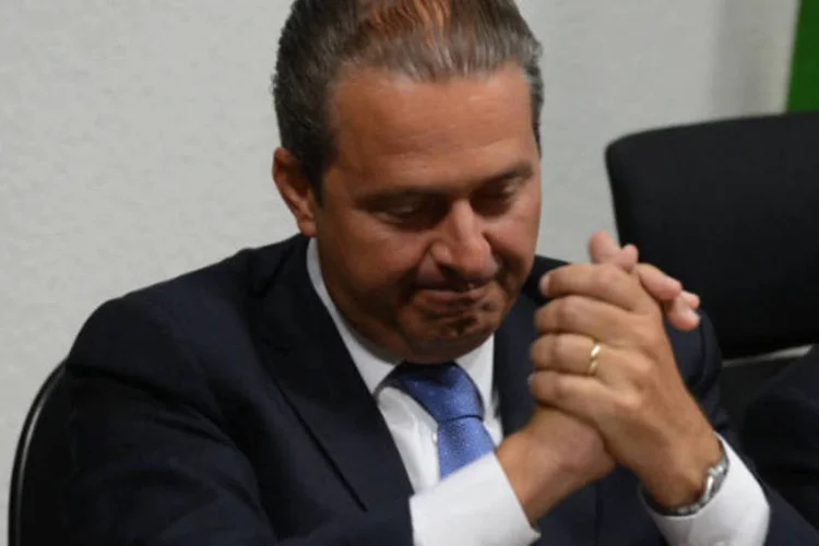 
	Campos: &quot;A gente torce para que esse conjunto de medidas e outras que est&atilde;o sendo analisadas possam nos legar um 2013 melhor do que 2012. Esse &eacute; o esfor&ccedil;o do Pacto Federativo, de todos n&oacute;s&quot;
 (Fabio Rodrigues Pozzebom/ABr)