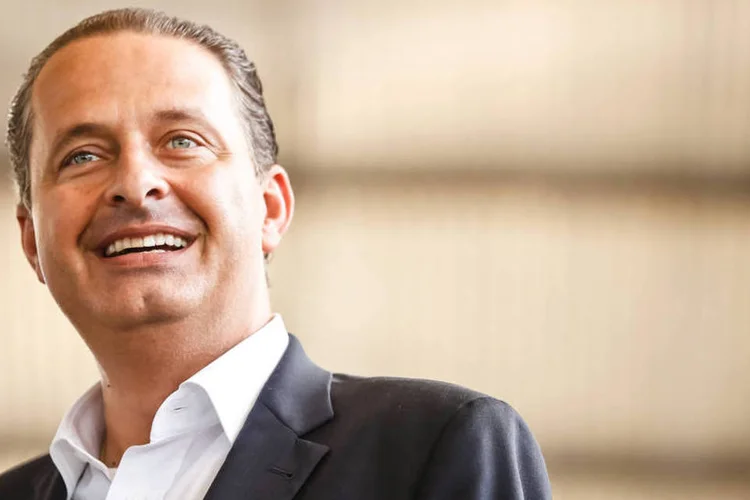 
	&quot;O que se faz hoje em Bras&iacute;lia &eacute; um pacto que divide peda&ccedil;os do Estado e alian&ccedil;as com advers&aacute;rios hist&oacute;ricos&quot;, diz Eduardo Campos
 (Divulgação/Site oficial Eduardo Campos)