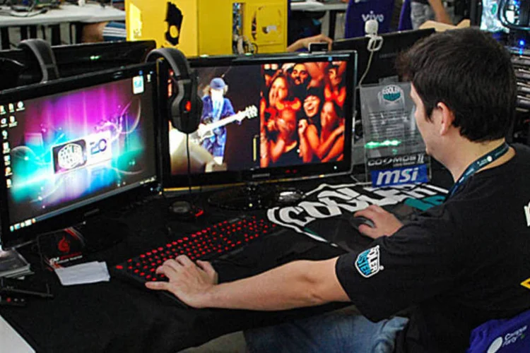 Campus Party: dois terços dos participantes jogam mais de duas horas por dia no computador (Maurício Grego)