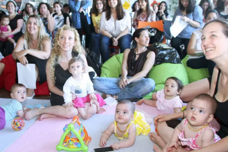 Participantes do programa Campus para Mães, do Google, durante uma aula em Tel Aviv, Israel (Niv Kantor/Divulgação via Bloomberg)