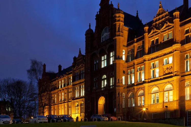 
	Campus da Universidade de Salford, em Manchester, no Reino Unido
 (Divulgação/Universidade de Salford)