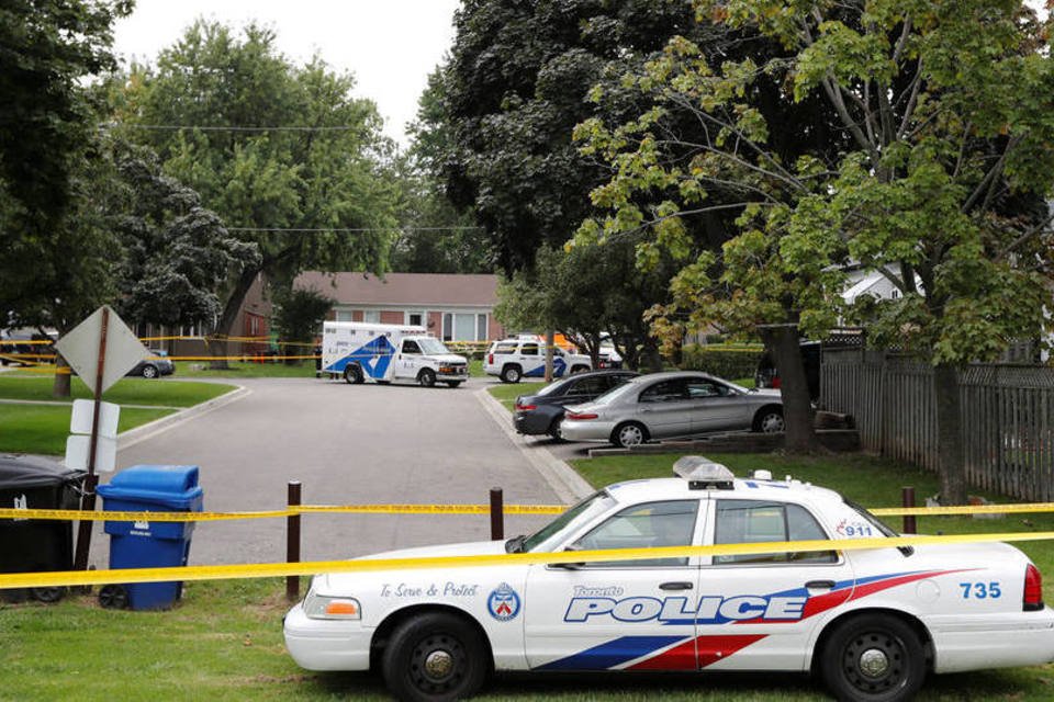 Ataque com flechas deixa três mortos em Toronto