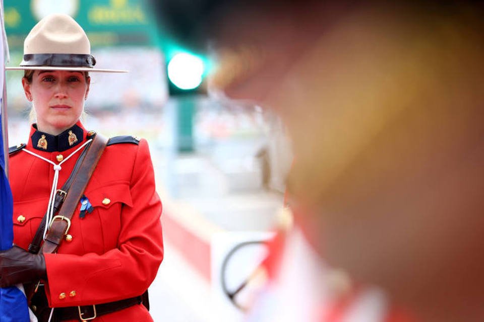Canadá autoriza uso do véu islâmico para mulheres policiais