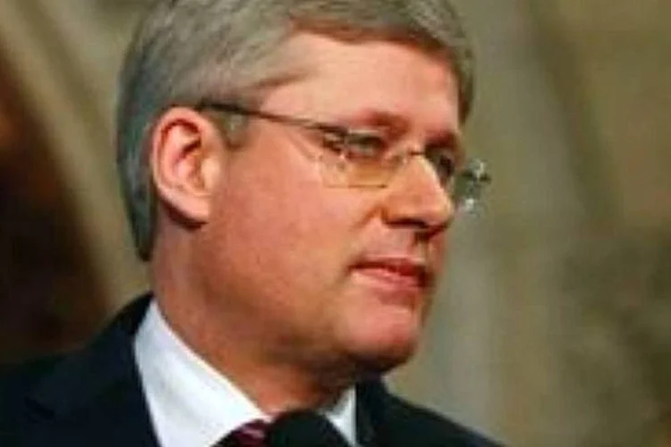 Stephen Harper em coletiva: ao sair da residência do representante da rainha da Inglaterra, o primeiro-ministro deverá anunciar a data das eleições, a quarta em sete anos (AFP)