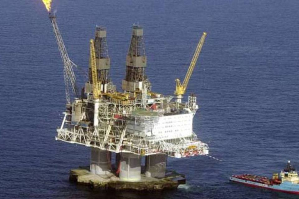 Petróleo recua com números fracos na Europa