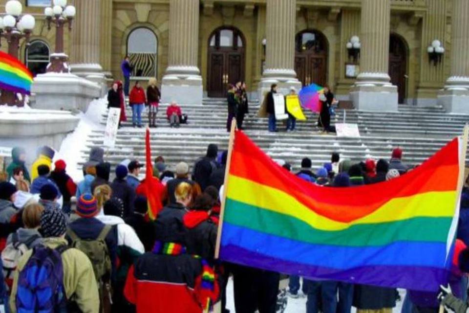 
	Protesto por direitos homossexuais: segundo antrop&oacute;logo, em 70% dos casos publicados no relat&oacute;rio, a Pol&iacute;cia n&atilde;o identificou os assassinos, que ficaram impunes.
 (Wader/Creative Commons)