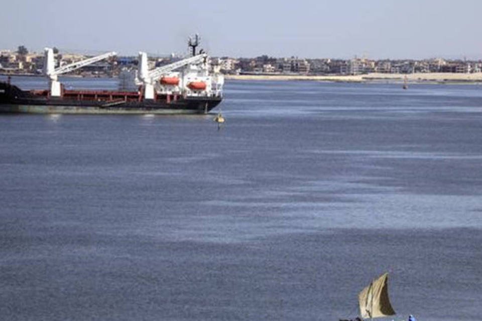 Canal de Suez, no Egito, registra receita anual recorde de US$ 5,5 bilhões