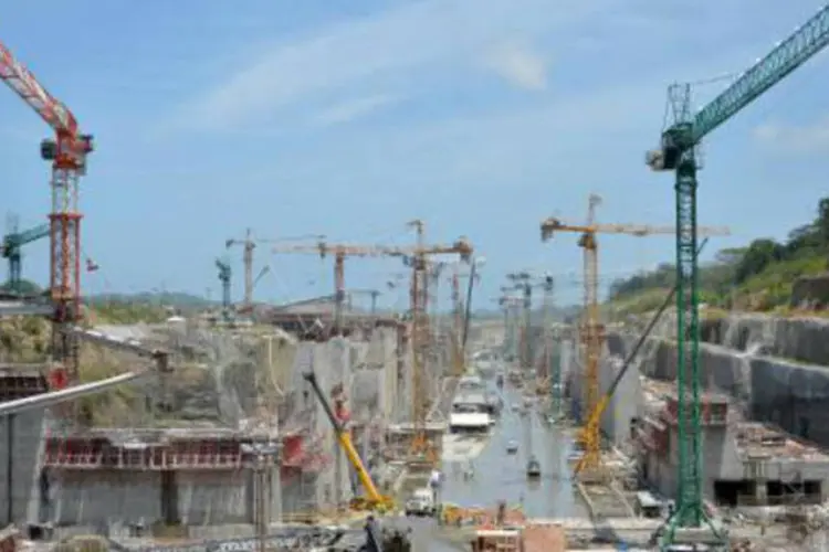 Obras de ampliação do Canal do Panamá: atraso nas obras provoca temores sobre a promessa de entrega de um canal ampliado em 2015 (Rodrigo Arangua/AFP)