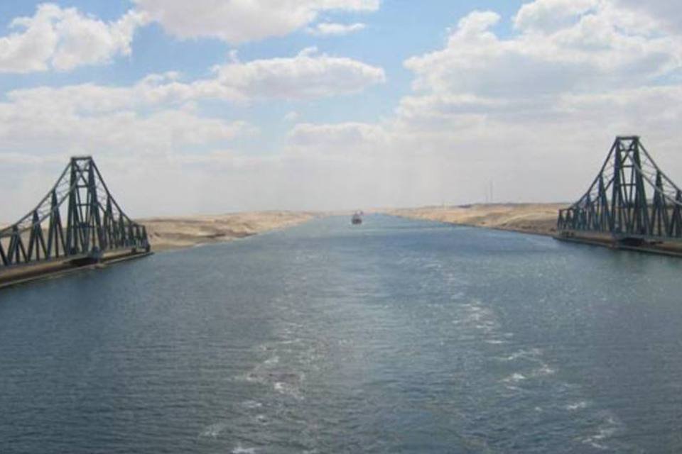 Egito declara estado de emergência em Suez após ataque