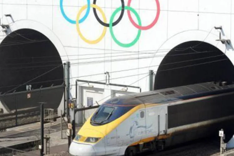 
	Trem atravessa o Canal da Mancha
 (©AFP / Denis Charlet)
