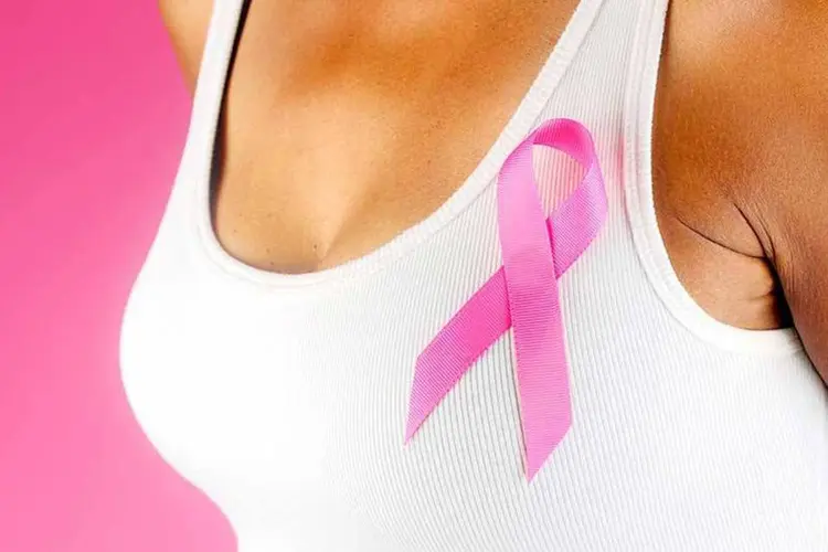 Outubro rosa: a campanha busca conscientizar o público sobre o câncer de mama (Margoe Edwards / Thinkstock)
