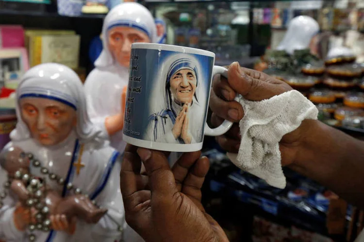 Madre Teresa de Calcutá: questionadores dizem que madre defendia métodos que agravavam o sofrimento de muitos (Reuters)