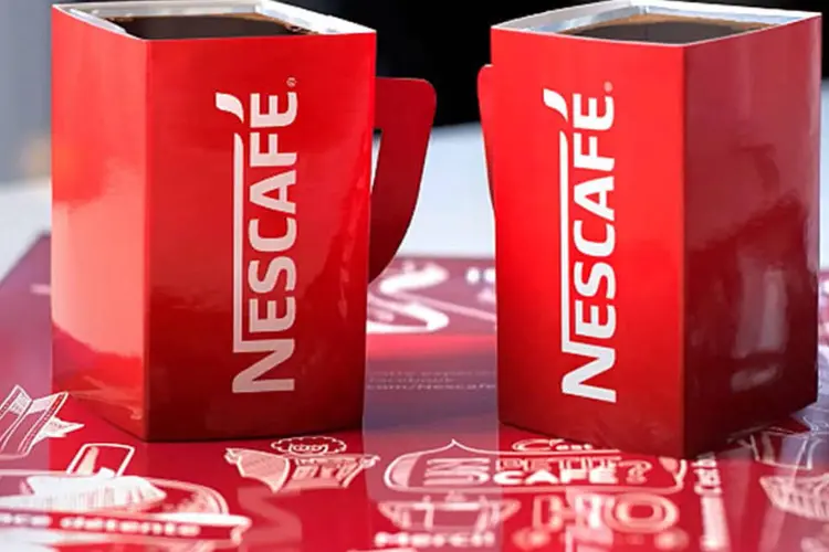 Canecas dobráveis da Nescafé (Reprodução/Youtube/Nescafe)