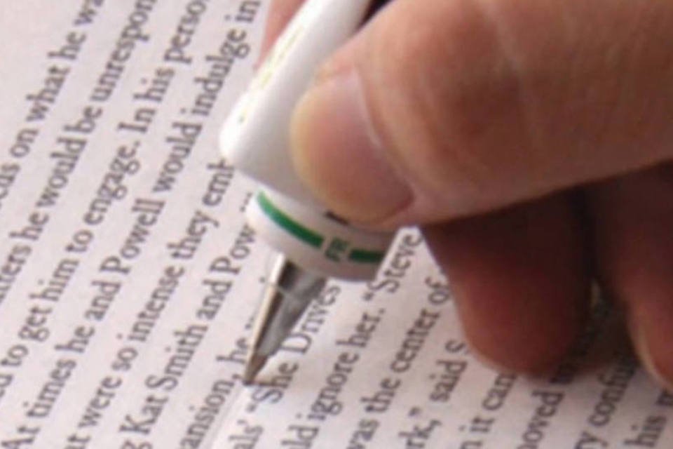 Designers criam caneta que traduz textos
