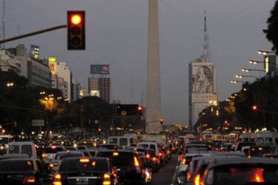 Temporal em Buenos Aires provoca mortes e caos no trânsito