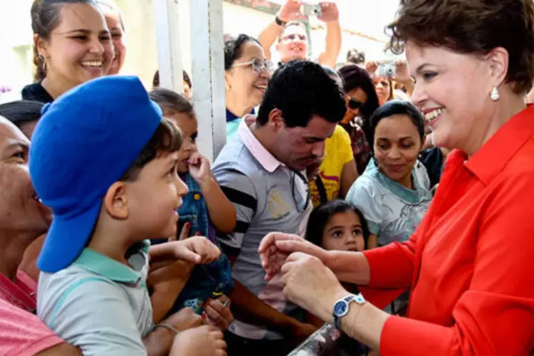 Dilma participou nesta manhã, em Cupira (PE), de cerimônia onde foram assinados os primeiros 37 contratos do Cpac no valor de R$ 300 milhões (Roberto Stuckert Filho/PR)