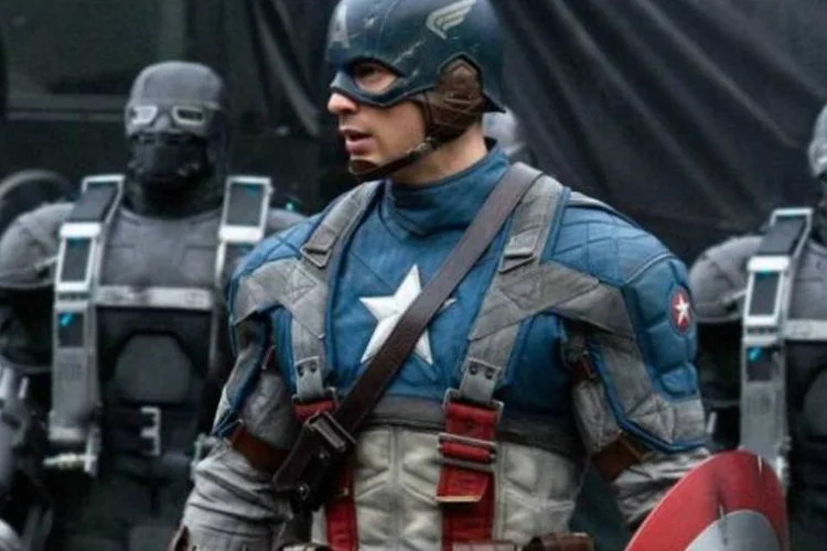 
	Capit&atilde;o Am&eacute;rica: site americano utilizou cota&ccedil;&otilde;es e informa&ccedil;&otilde;es reais para calcular o&nbsp;pre&ccedil;o&nbsp;de acess&oacute;rios, ve&iacute;culos e armas de Steve Rogers
 (Divulgação)