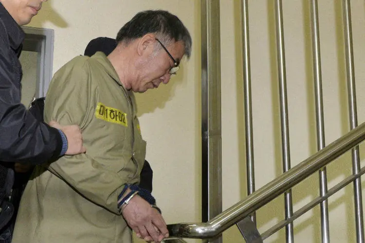 
	O capit&atilde;o Lee Jun-Seok, comandante no naufr&aacute;gio da balsa Sewol: ele havia sido condenado a 36 anos de pris&atilde;o por grave neglig&ecirc;ncia
 (News1/Korea Pool/Reuters)