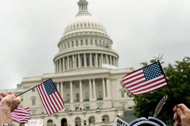 
	Capit&oacute;lio: solo sob a capital americana pode afundar 15 cent&iacute;metros ou mais at&eacute; 2100.
 (Nicholas Kamm/AFP)