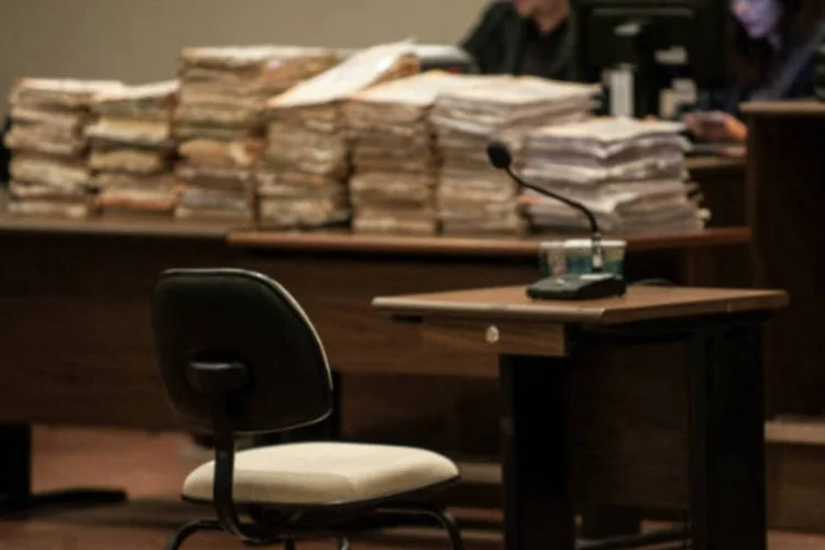 
	Plen&aacute;rio do F&oacute;rum da Barra Funda: para o promotor M&aacute;rcio Friggi, &quot;&eacute; natural que as pessoas percam o interesse no processo ao longo dos anos&quot;
 (Marcelo Camargo/ABr)