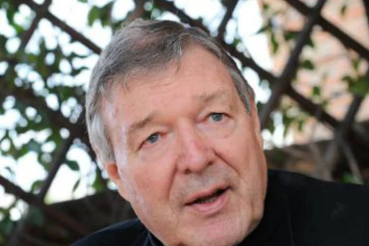
	George Pell: ele teria ignorado advert&ecirc;ncias sobre um professor que praticava abusos e subornado a v&iacute;tima de um padre ped&oacute;filo quando era padre e auxiliar de bispo
 (Andreas Solaro/AFP)