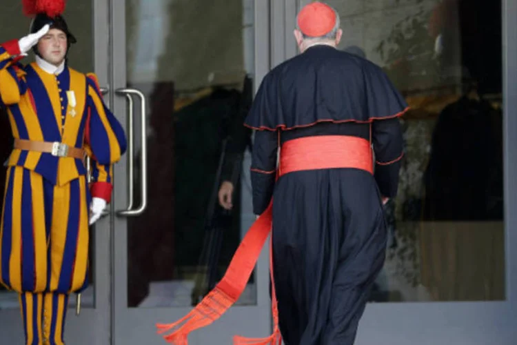 
	Cardeal canadense Thomas Christopher Collins chega para reuni&atilde;o na Sala do S&iacute;nodo, no Vaticano
 (REUTERS / Max Rossi)