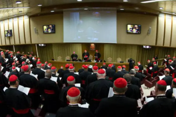 Cardeais reunidos em uma das congregações no Vaticano (AFP)