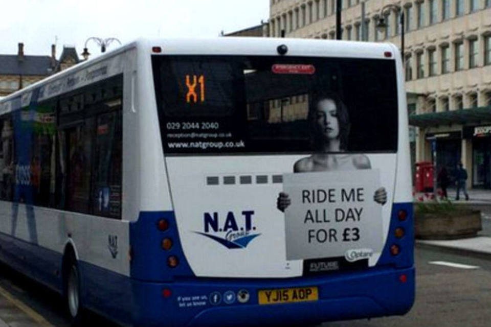 Anúncio em ônibus no País de Gales causa polêmica