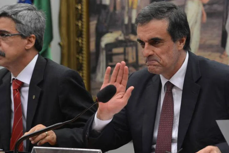 
	Jos&eacute; Eduardo Cardozo: &quot;Outras vezes, ou&ccedil;o que o ministro n&atilde;o controla a PF, que &eacute; fraco, t&iacute;bio, que n&atilde;o se imp&otilde;e controlando as atividades de investiga&ccedil;&atilde;o. A meu ver, as cr&iacute;ticas dirigidas a mim ou aos meus antecessores s&atilde;o rigorosamente infundadas&quot;
 (Agência Brasil / Valter Campanato)