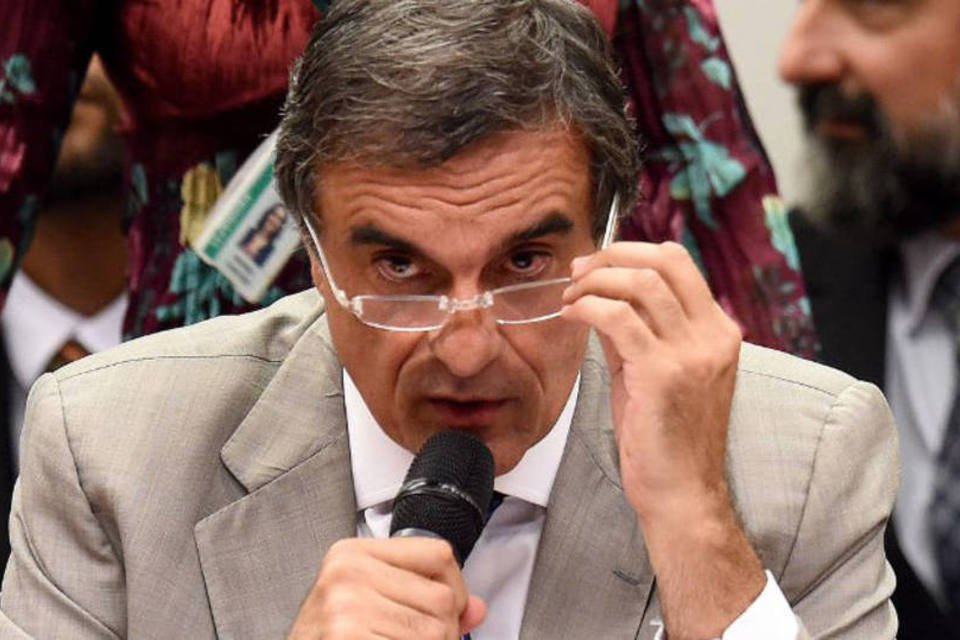 Impeachment foi recebido por vingança de Cunha, diz Cardozo