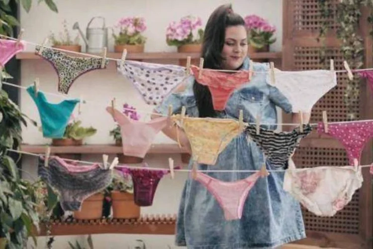 
	V&iacute;deo da Carefree traz as participantes da webs&eacute;rie &quot;Desabafa Entre Amigas&quot;, produzido pela marca
 (Reprodução/YouTube)