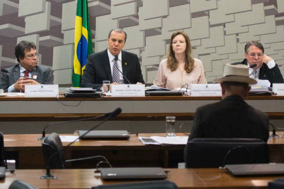 Empresário nega encontros com filho do Lula na CPI do Carf