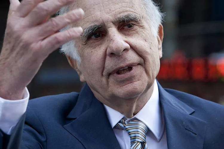 
	Carl Icahn: &quot;tive um jantar cordial com Tim na noite passada. Pressionamos forte por uma recompra de 150 bilh&otilde;es de d&oacute;lares&quot;, disse
 (Scott Eells/Bloomberg)