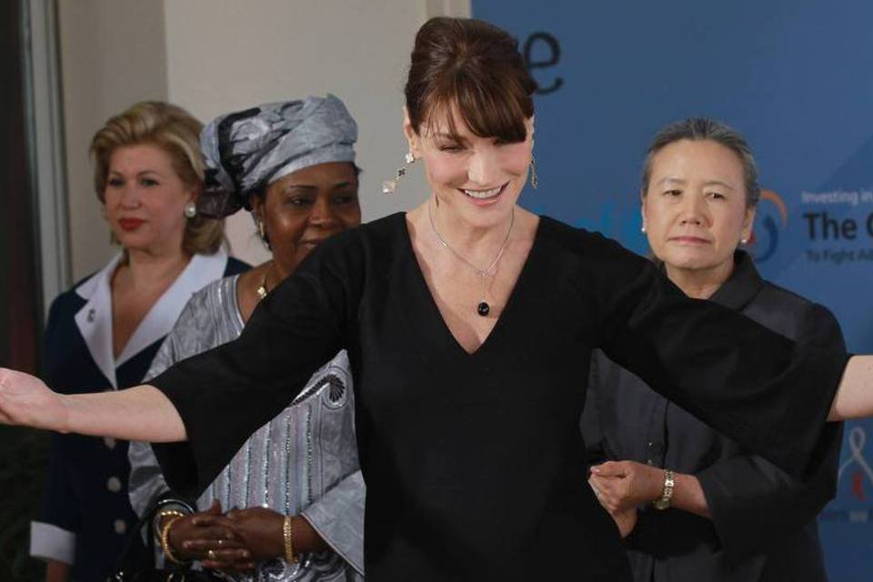 Carla Bruni dá à luz uma menina