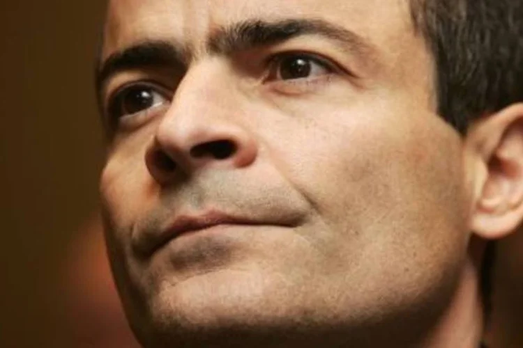 
	Carlos Brito diz que a companhia que ele administra e as garrafas de cerveja que a empresa vende t&ecirc;m um aspecto muito importante em comum: os conte&uacute;dos est&atilde;o sob press&atilde;o
 (.)