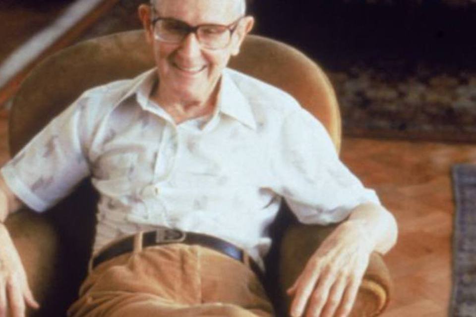 Carlos Drummond de Andrade é homenageado em Lisboa
