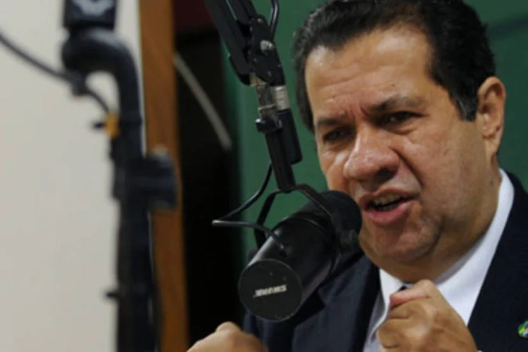 Carlos Lupi, ministro do Trabalho e Emprego: Fatores sazonais na educação e na agricultura reduzem o ritmo de crescimento do emprego (.)