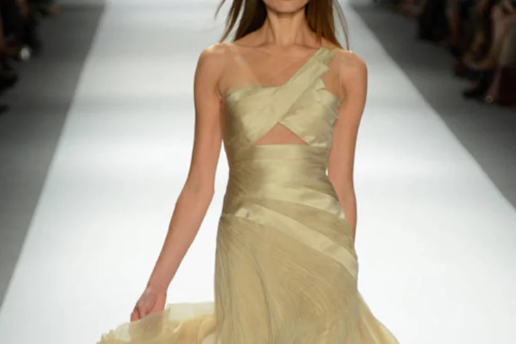 
	Desfile do Carlos Miele na Semana de Moda de Nova York: &#39;&#39;Minha inspira&ccedil;&atilde;o &eacute; uma selva alucin&oacute;gena, com muta&ccedil;&otilde;es da pele, p&aacute;ssaros, com muito movimento&#39;&#39;, disse o estilista
 (Getty Images)