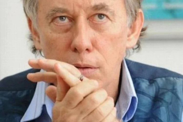 O ministro do Meio Ambiente, Carlos Minc, lança programa de combate ao aquecimento global (.)