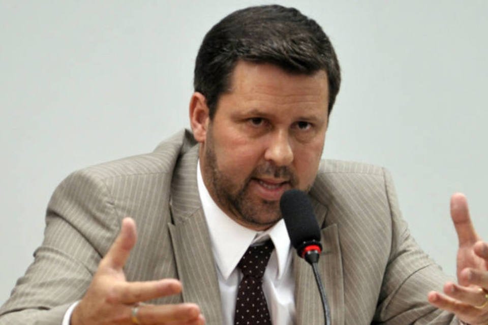 Bancada do PSDB de SP na Câmara decide apoiar Sampaio
